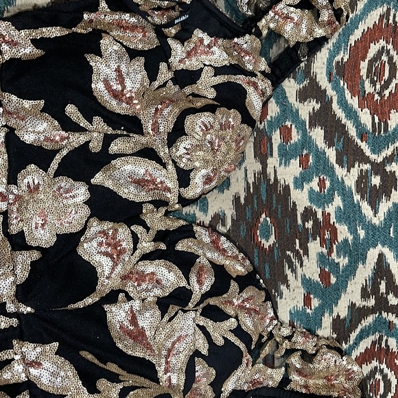 Beautiful and sparkly dress perfect for a wedding. - Picture 3 of 3